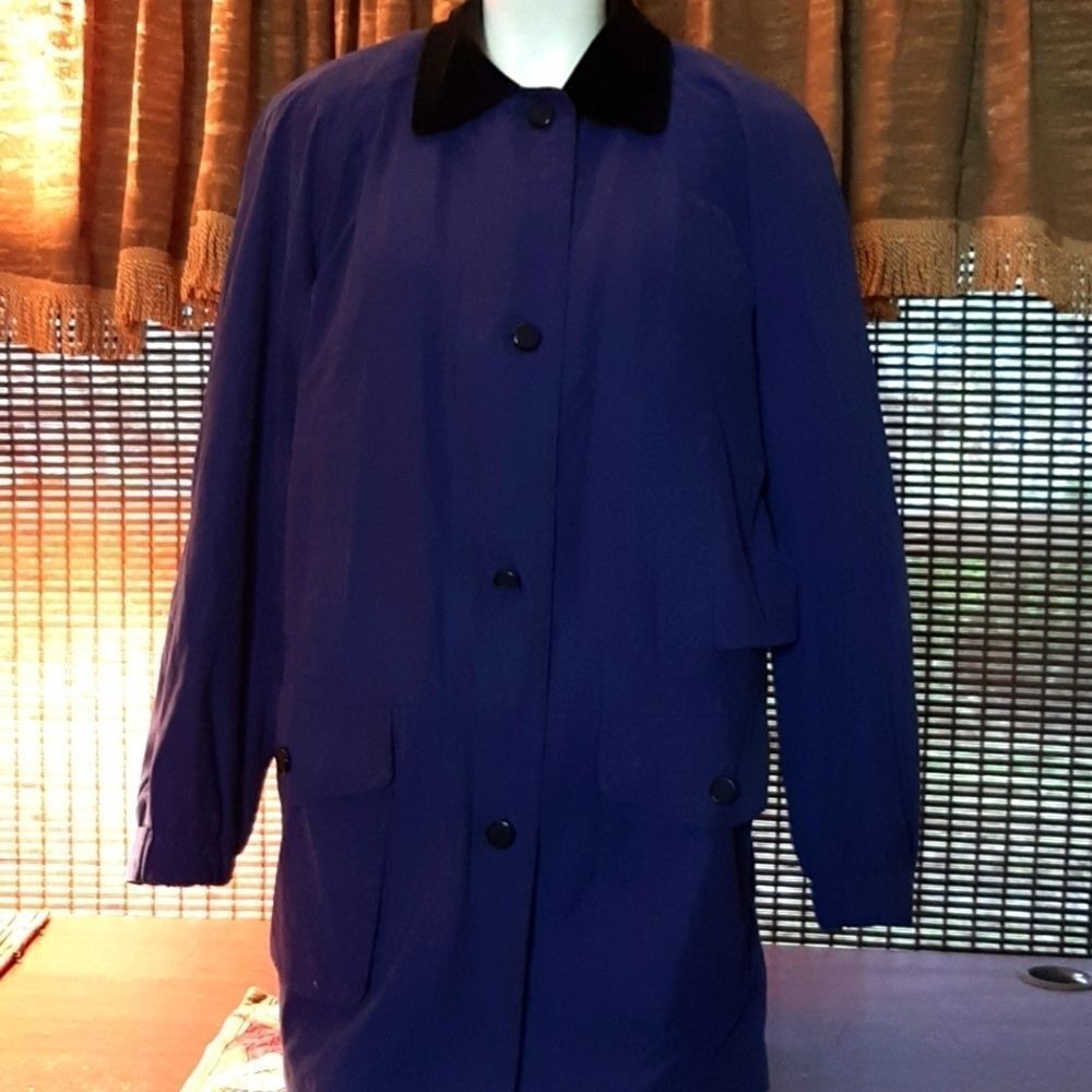 Jacqueline Ferrar  Women's ‎ Blue Raincoat  M Velvet Collar 22Wx36L x20Lsleeve